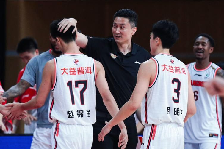 ”当被问及未来计划时，他说目前还没想好下一部拍什么，他期待迎接新的挑战，也明确拒绝拍续集：“我曾为《回到未来》系列拍摄过续集，也很享受这个过程，但我无意为自己或其他人的电影制作更多续集。